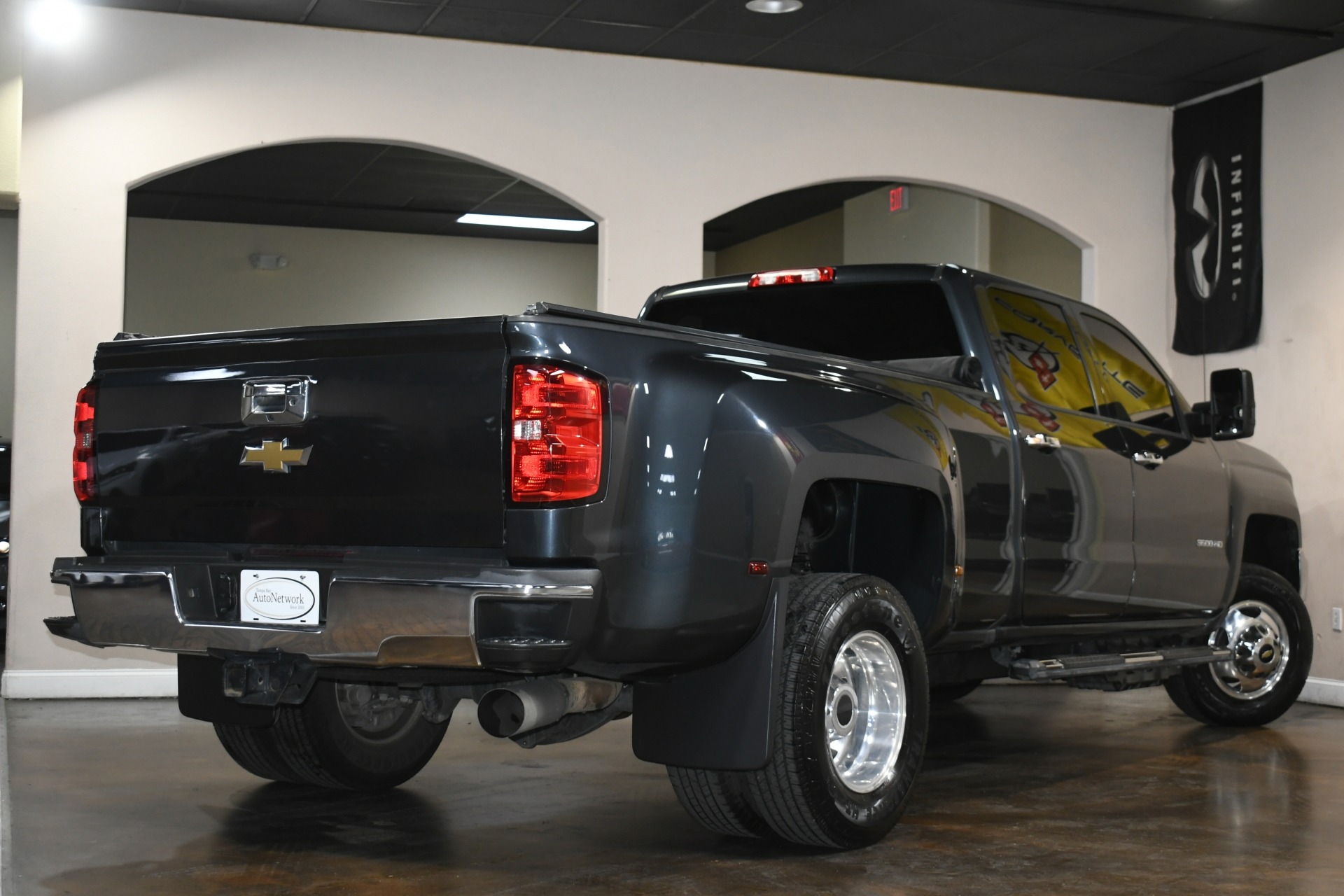 2018 Chevrolet Silverado 3500HD Work Truck photo 2