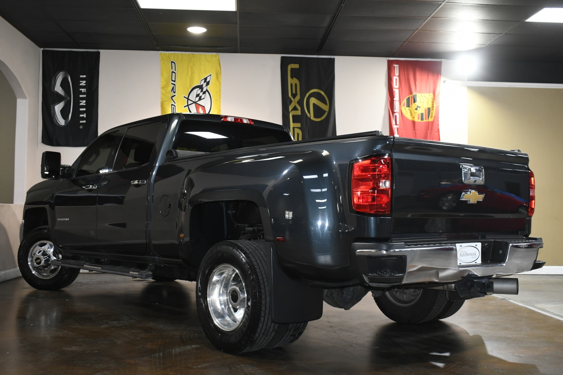 2018 Chevrolet Silverado 3500HD Work Truck photo 3