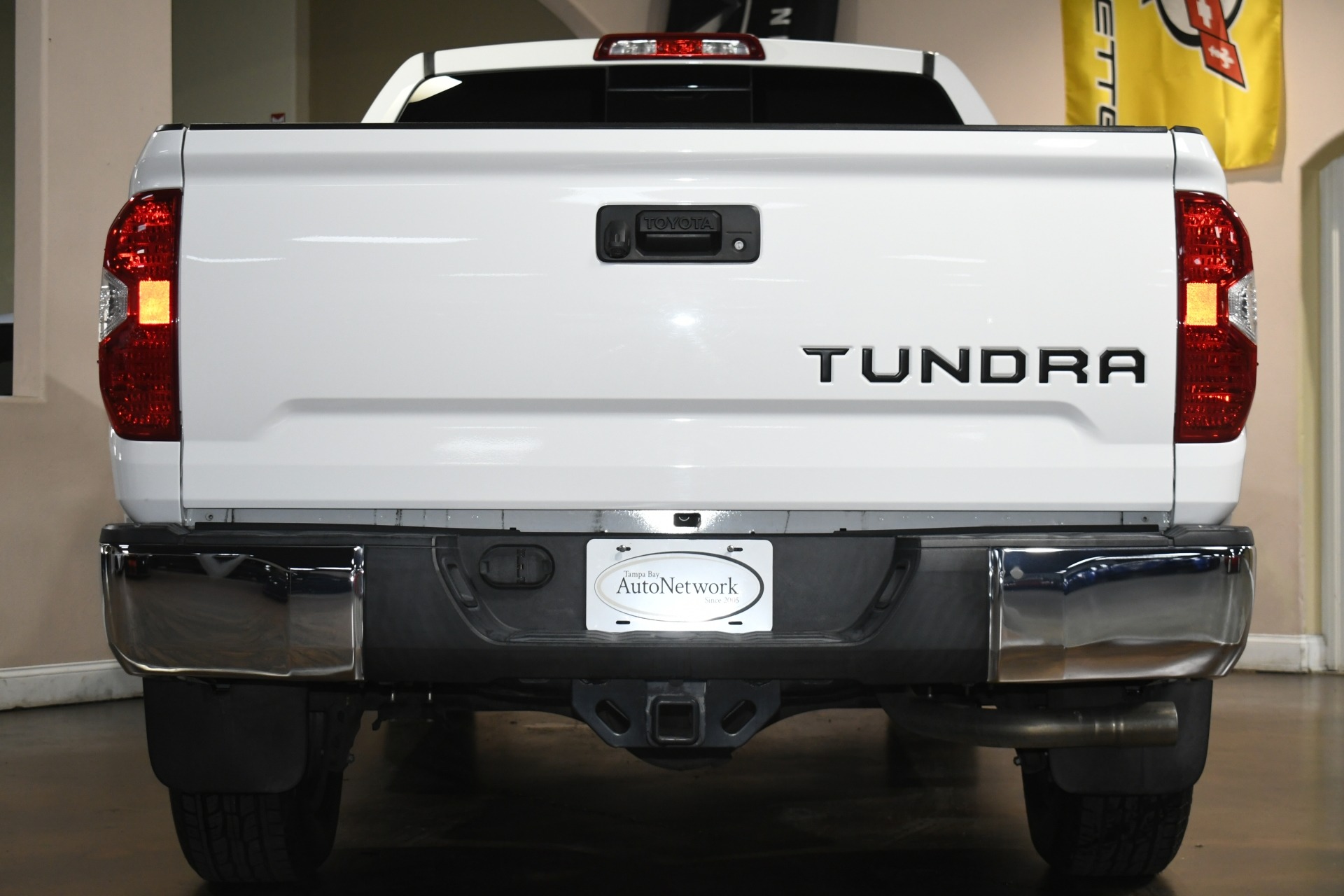 2018 Toyota Tundra SR5 photo 2