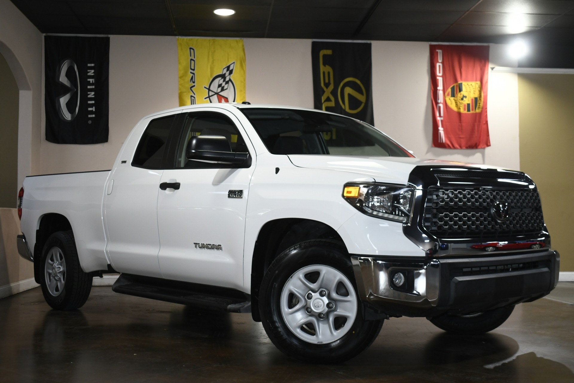 2018 Toyota Tundra SR5 photo 3