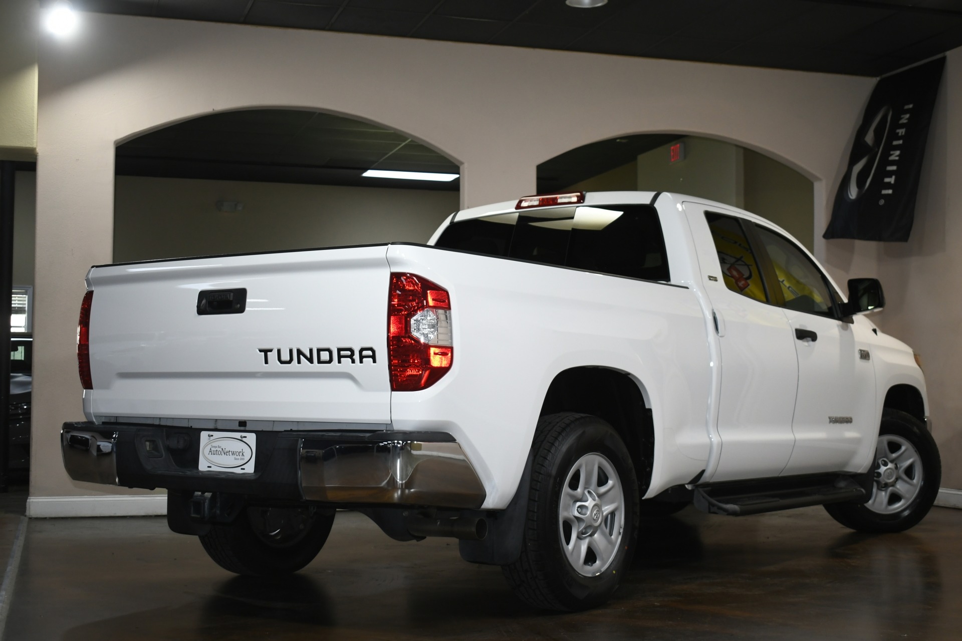 2018 Toyota Tundra SR5 photo 4