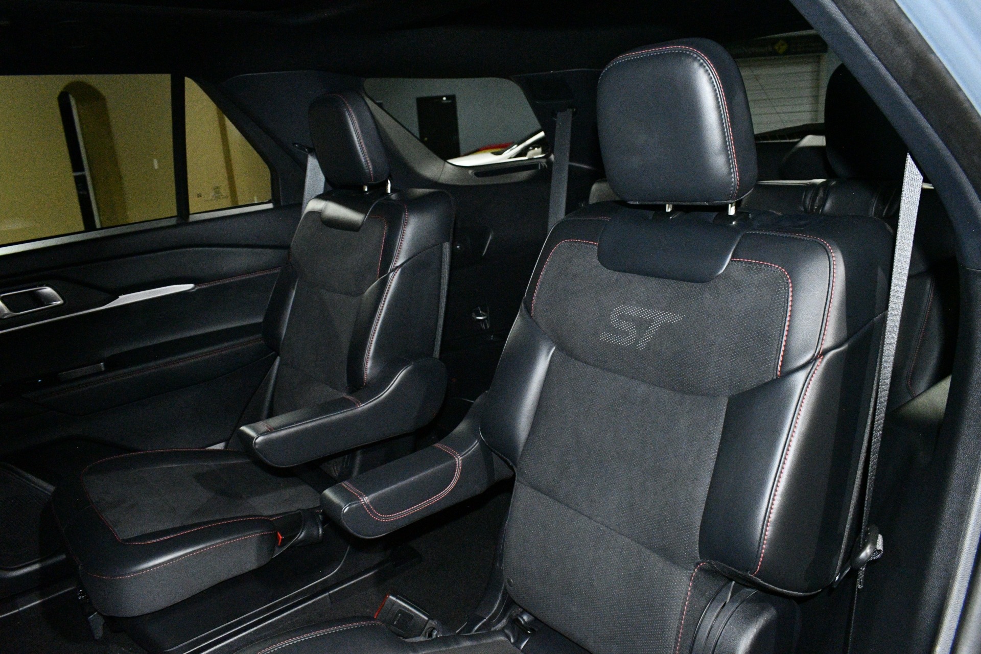 2025 Ford Explorer ST - Photo 17