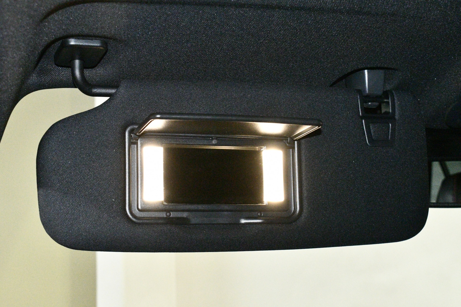 2025 Ford Explorer ST - Photo 25