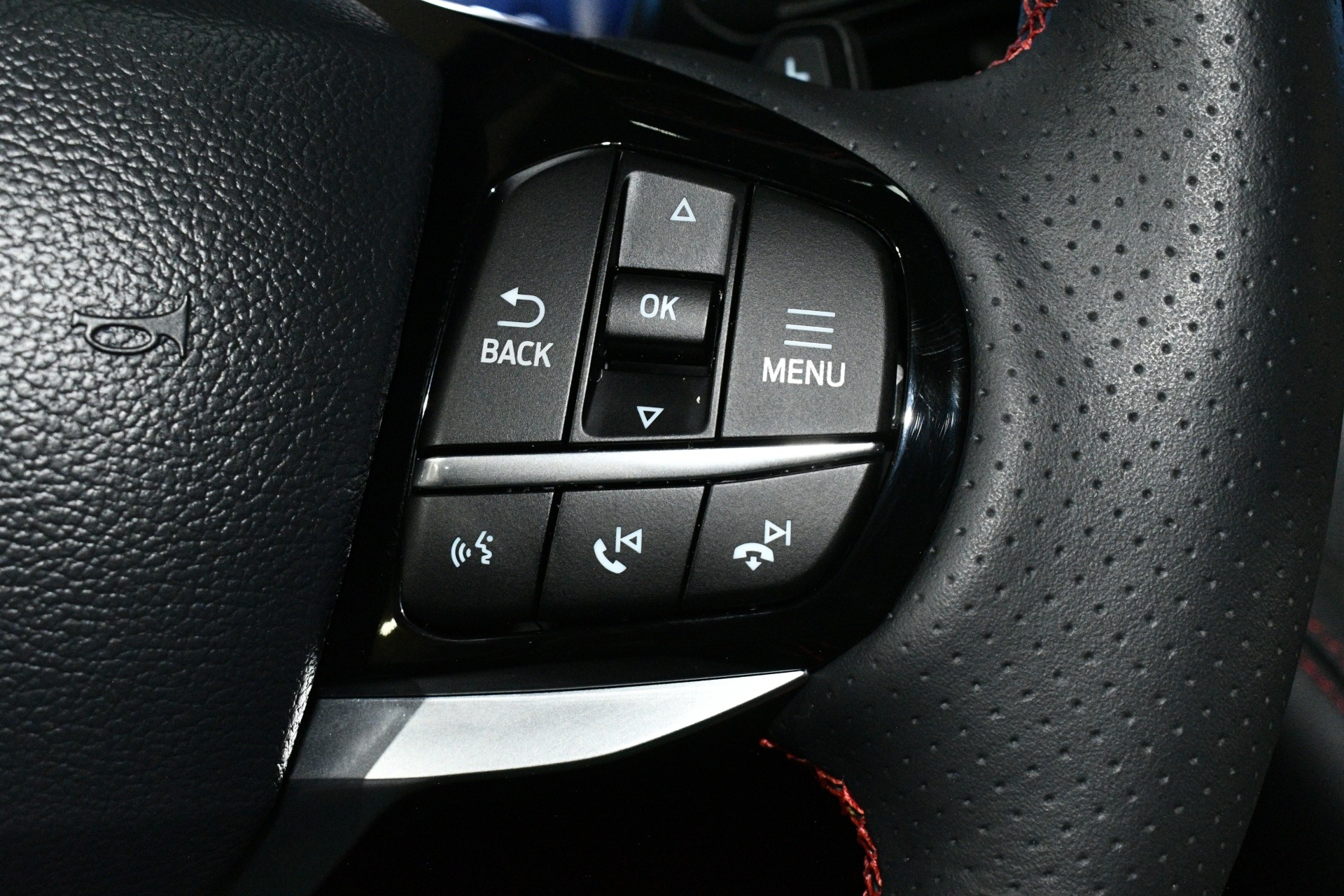 2025 Ford Explorer ST - Photo 32