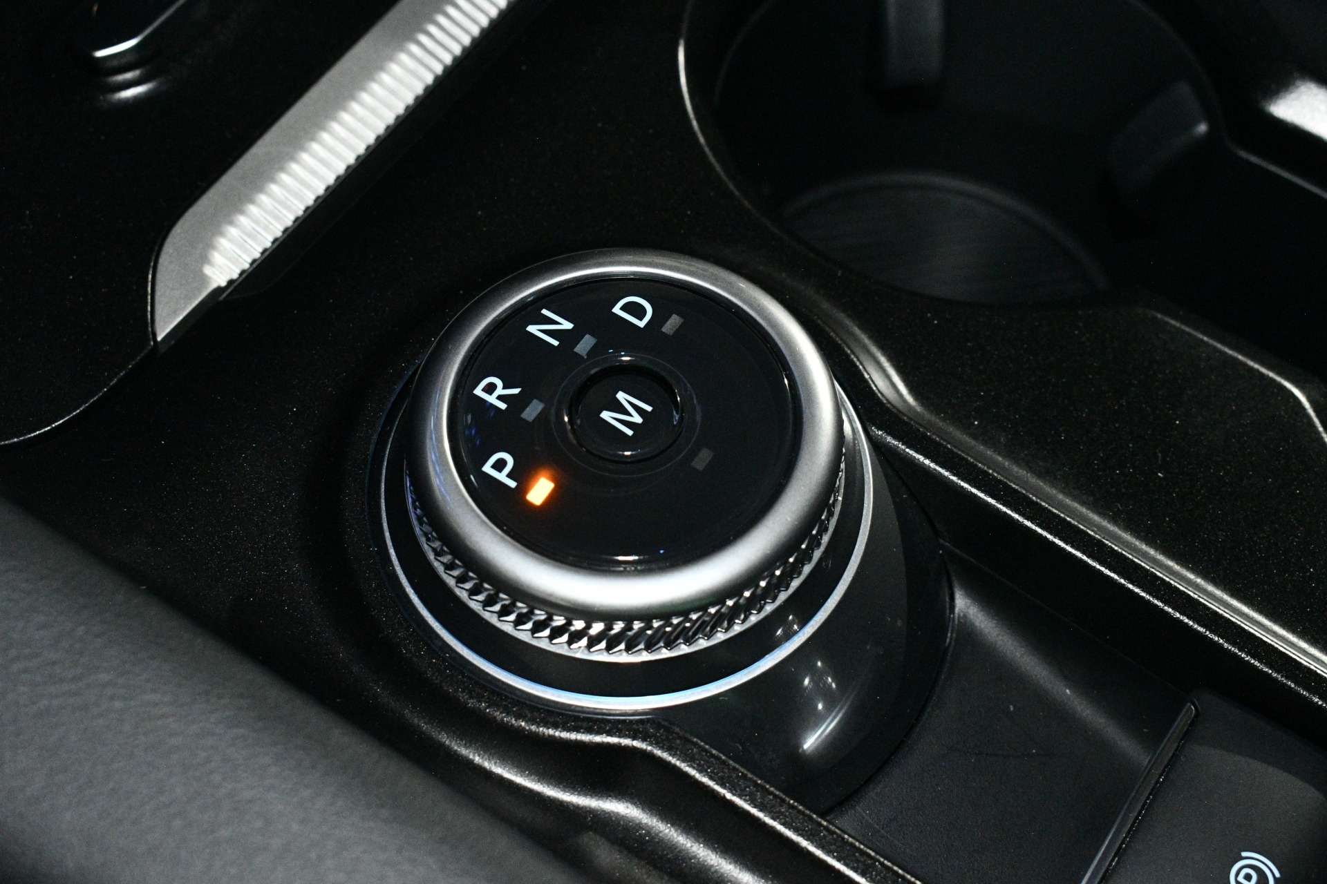 2025 Ford Explorer ST - Photo 40