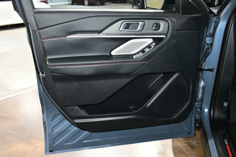 2025 Ford Explorer ST - Photo 141
