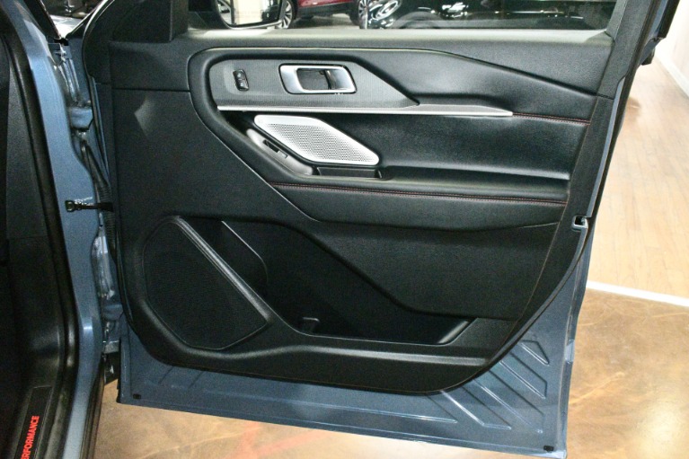 2025 Ford Explorer ST - Photo 142