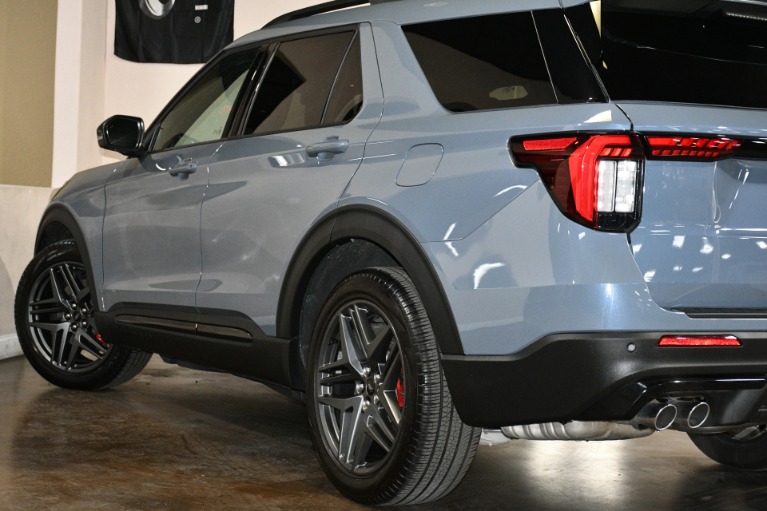 2025 Ford Explorer ST - Photo 155