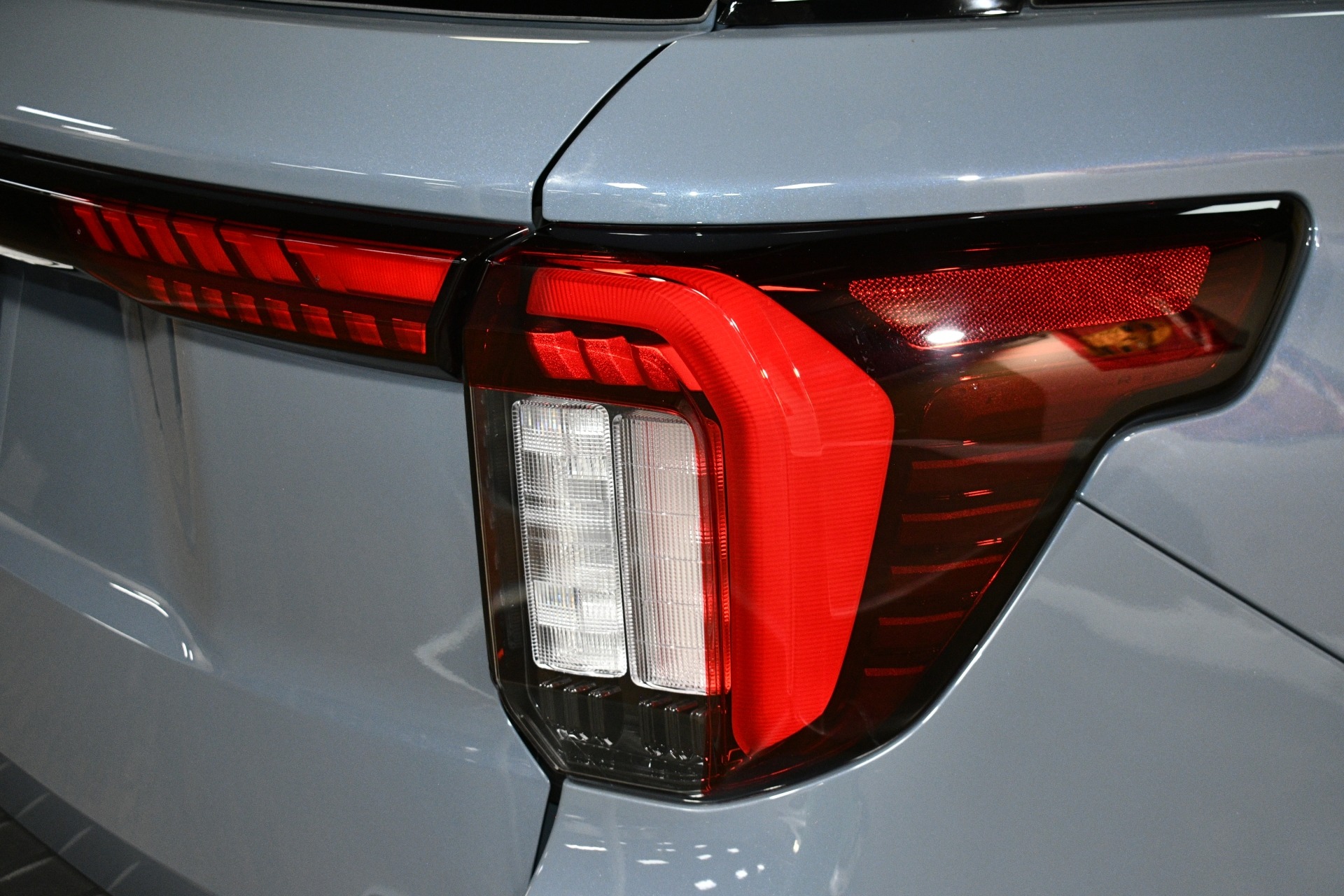 2025 Ford Explorer ST - Photo 59