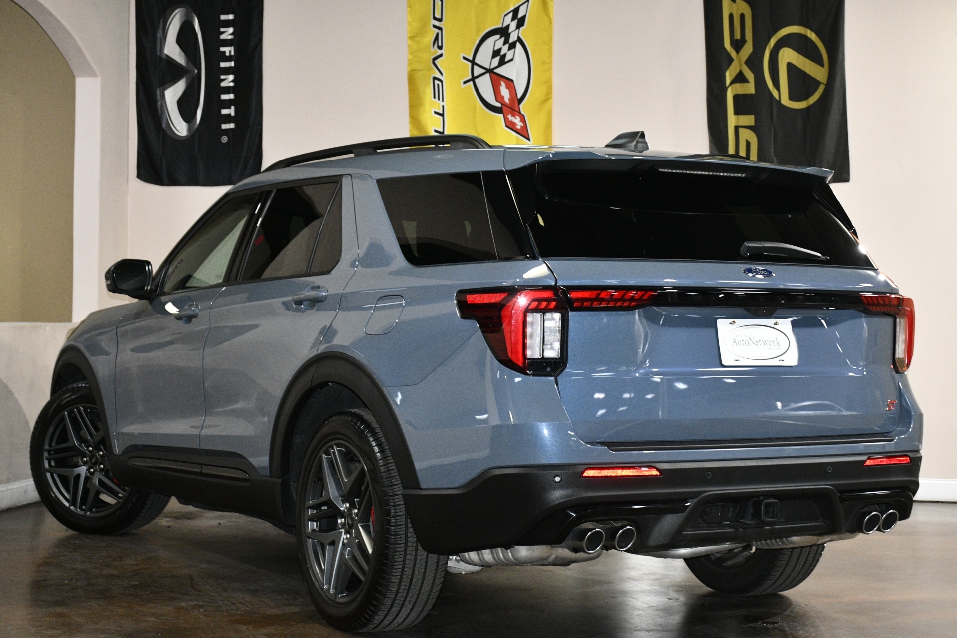 2025 Ford Explorer ST - Photo 6