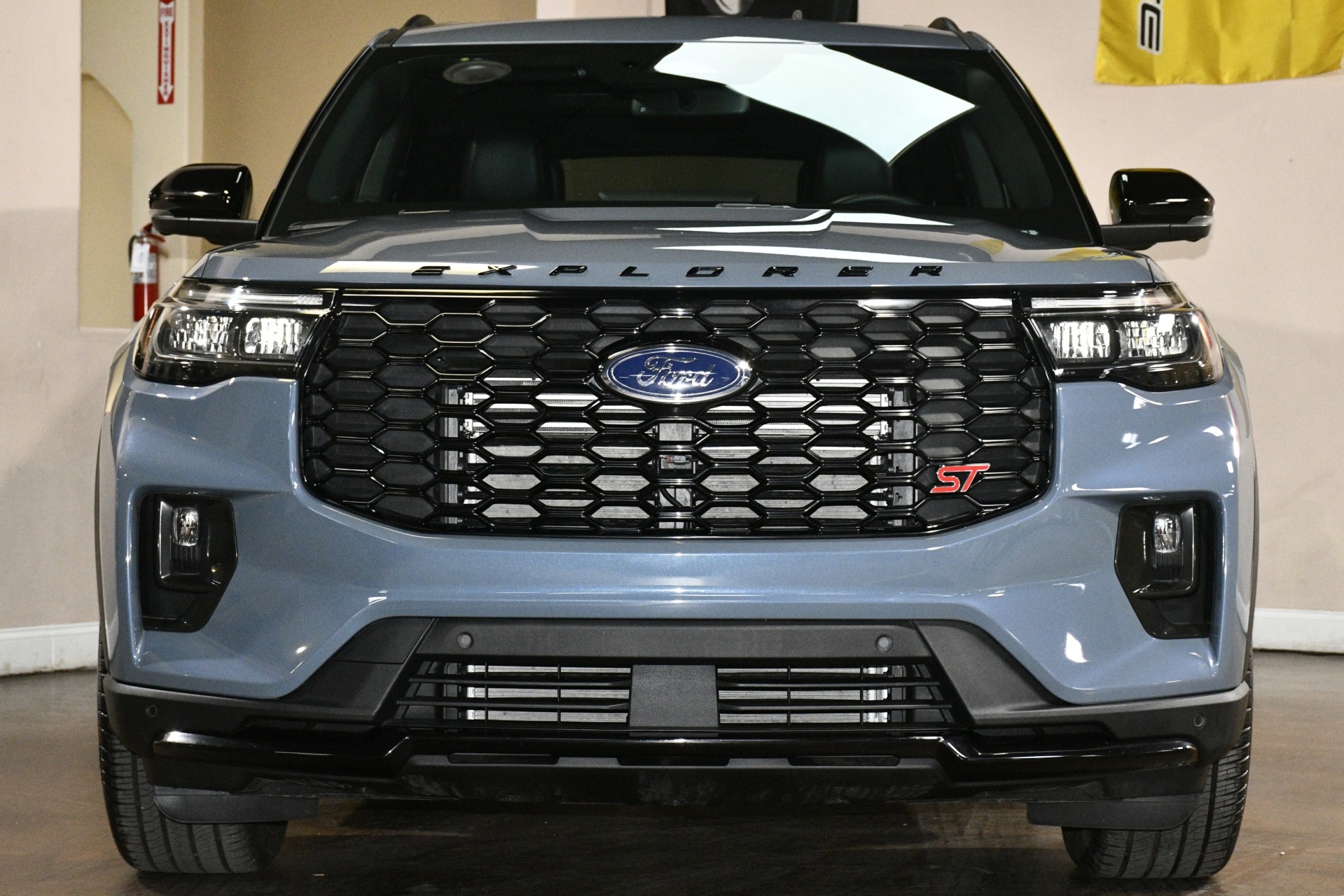 2025 Ford Explorer ST 4WD (PL535)'s photo
