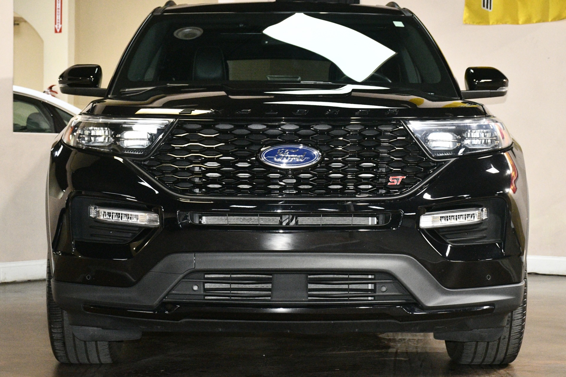 2023 Ford Explorer ST 4WD's photo