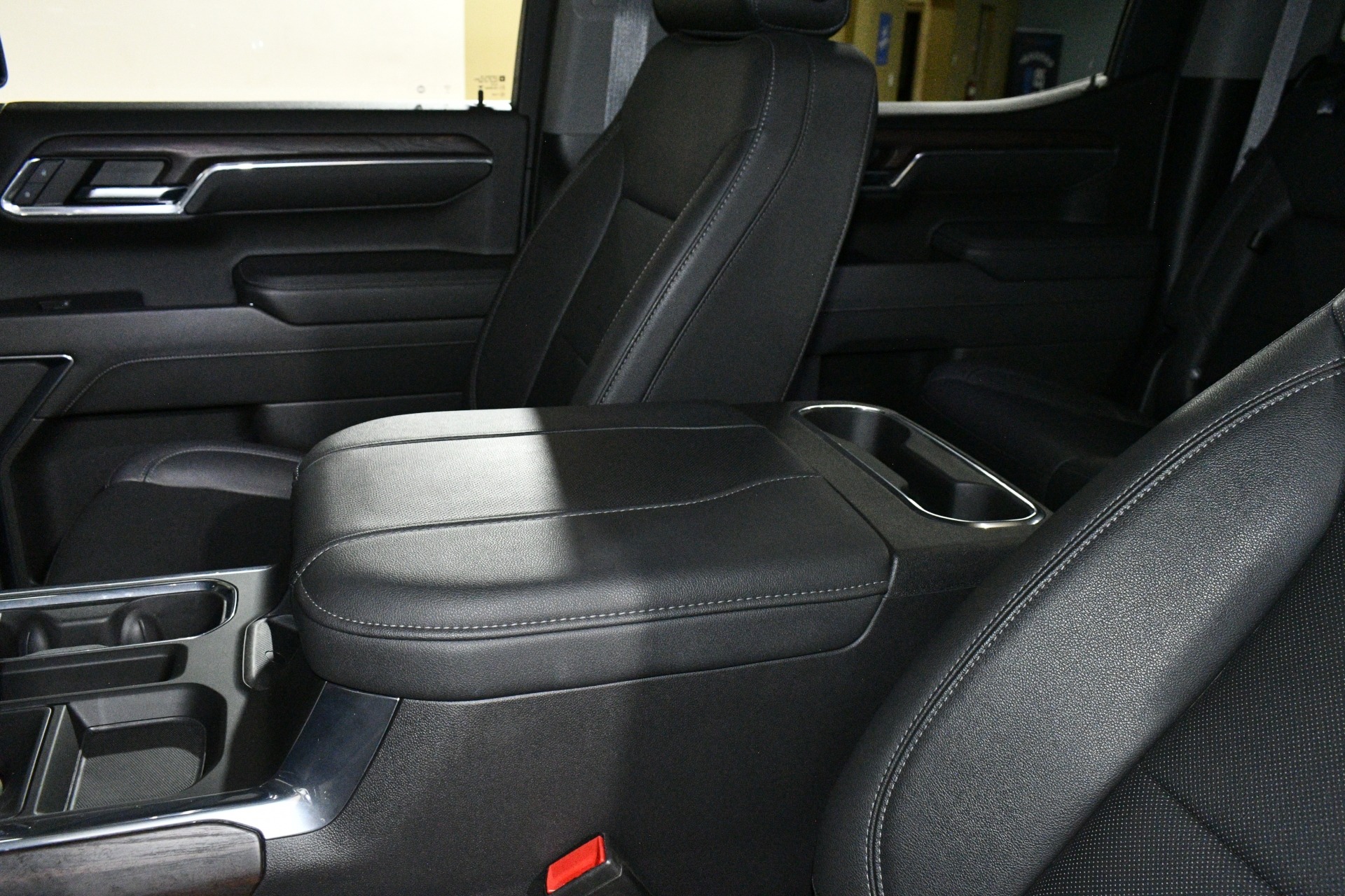 2023 GMC Sierra 1500 SLT - Photo 39
