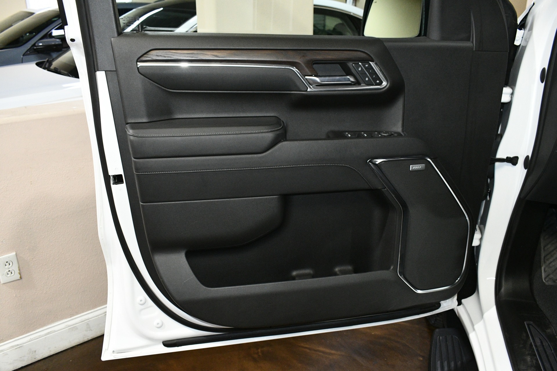 2023 GMC Sierra 1500 SLT - Photo 43