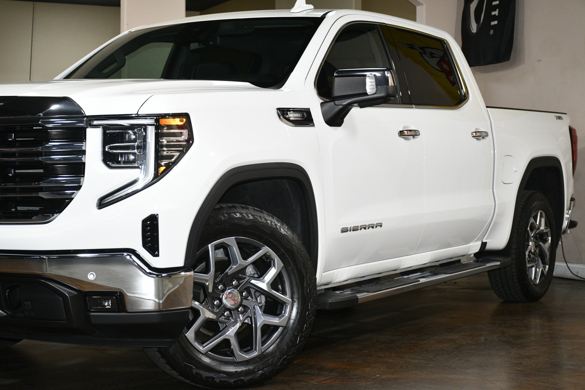 2023 GMC Sierra 1500 SLT - Photo 54