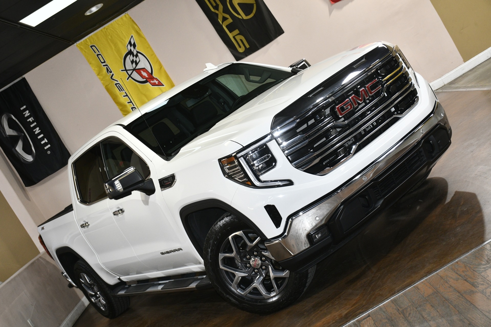 2023 GMC Sierra 1500 SLT - Photo 77