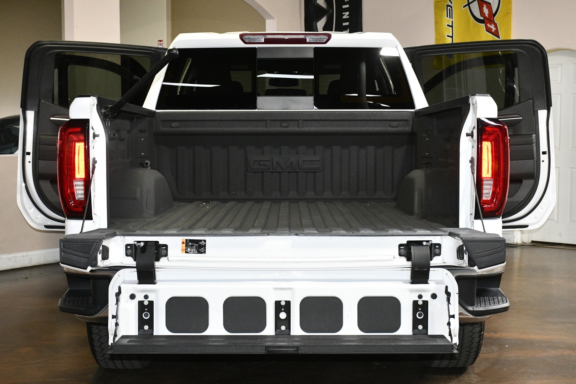 2023 GMC Sierra 1500 SLT - Photo 88