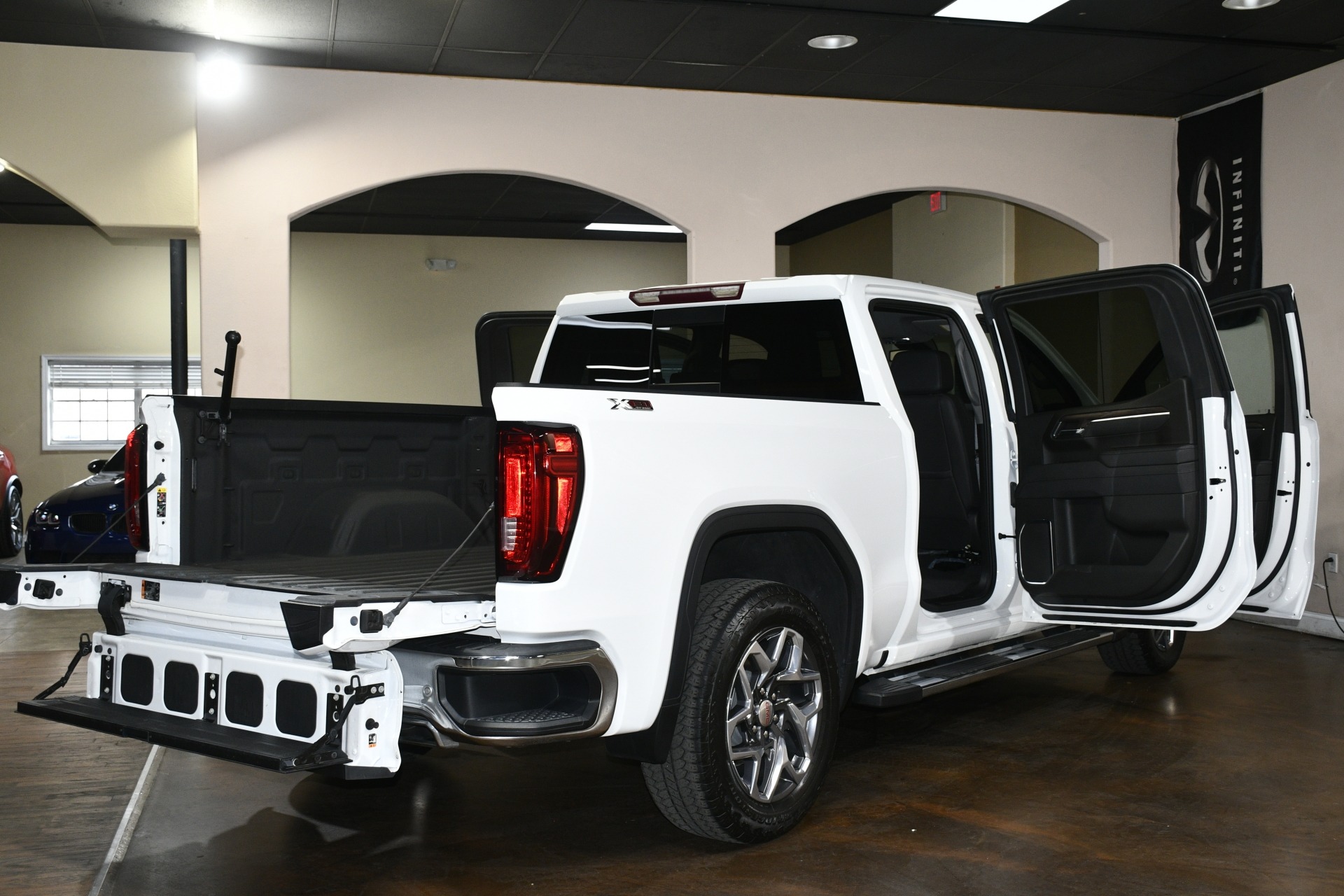 2023 GMC Sierra 1500 SLT - Photo 91