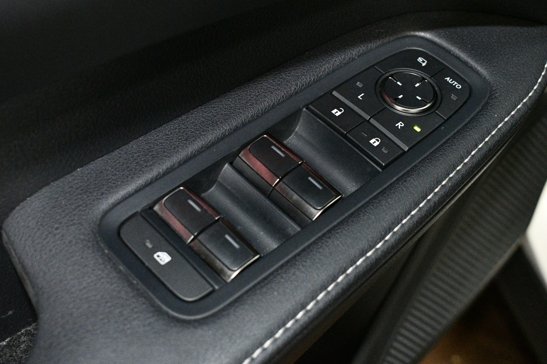 2023 Lexus RX 350 - Photo 40