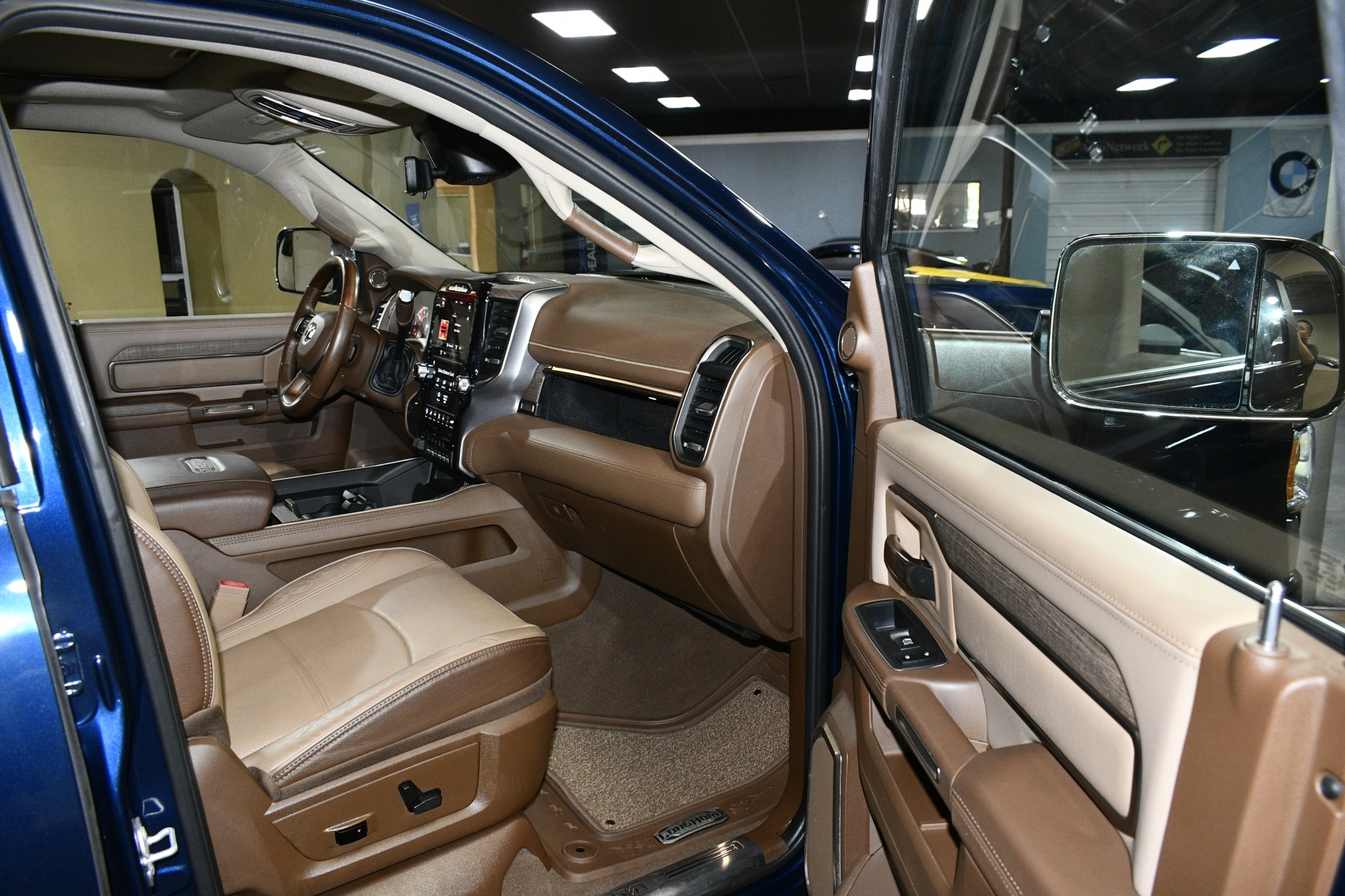 2021 RAM Ram 3500 Pickup Longhorn - Photo 46