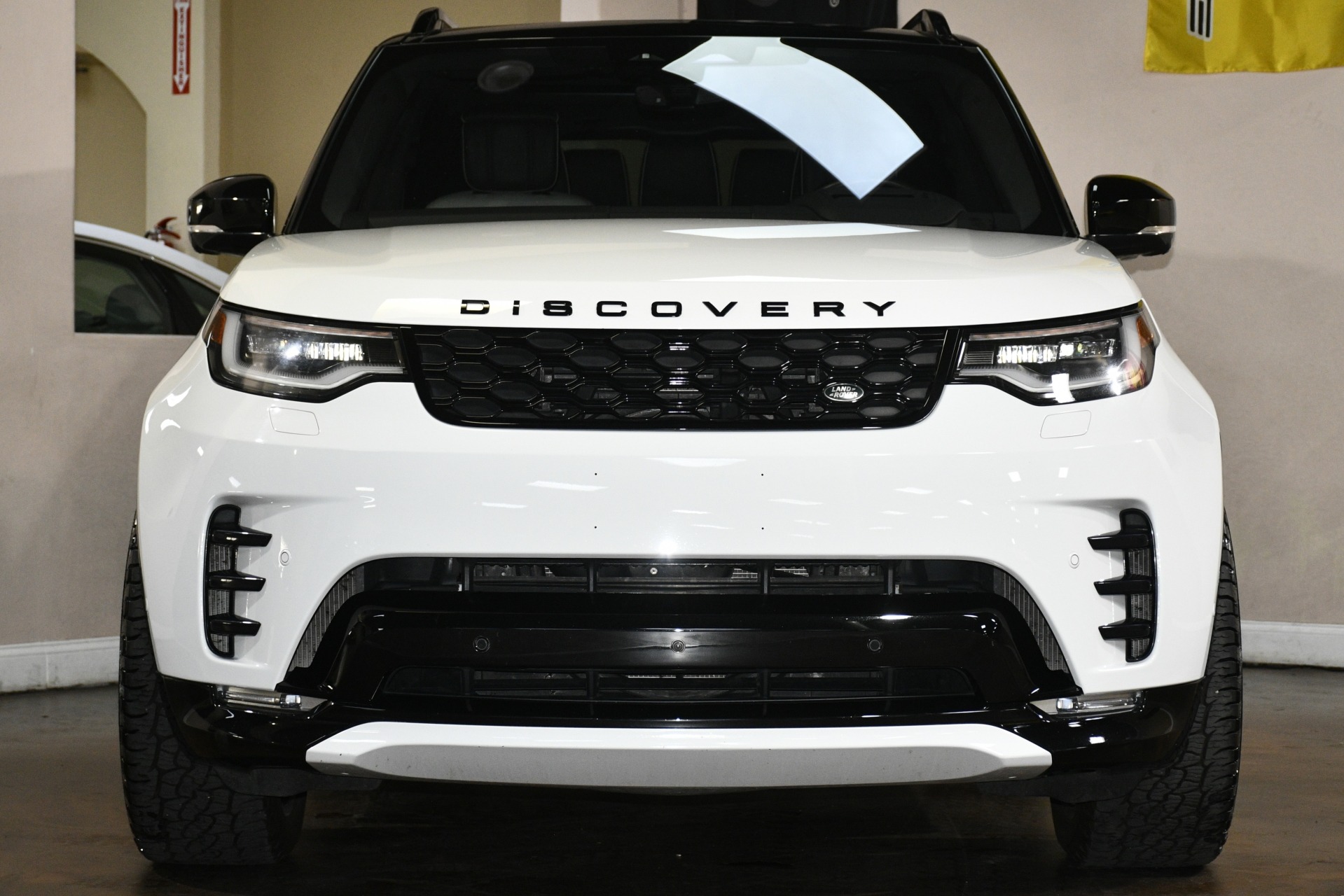 2021 Land Rover Discovery HSE R Dynamic's photo