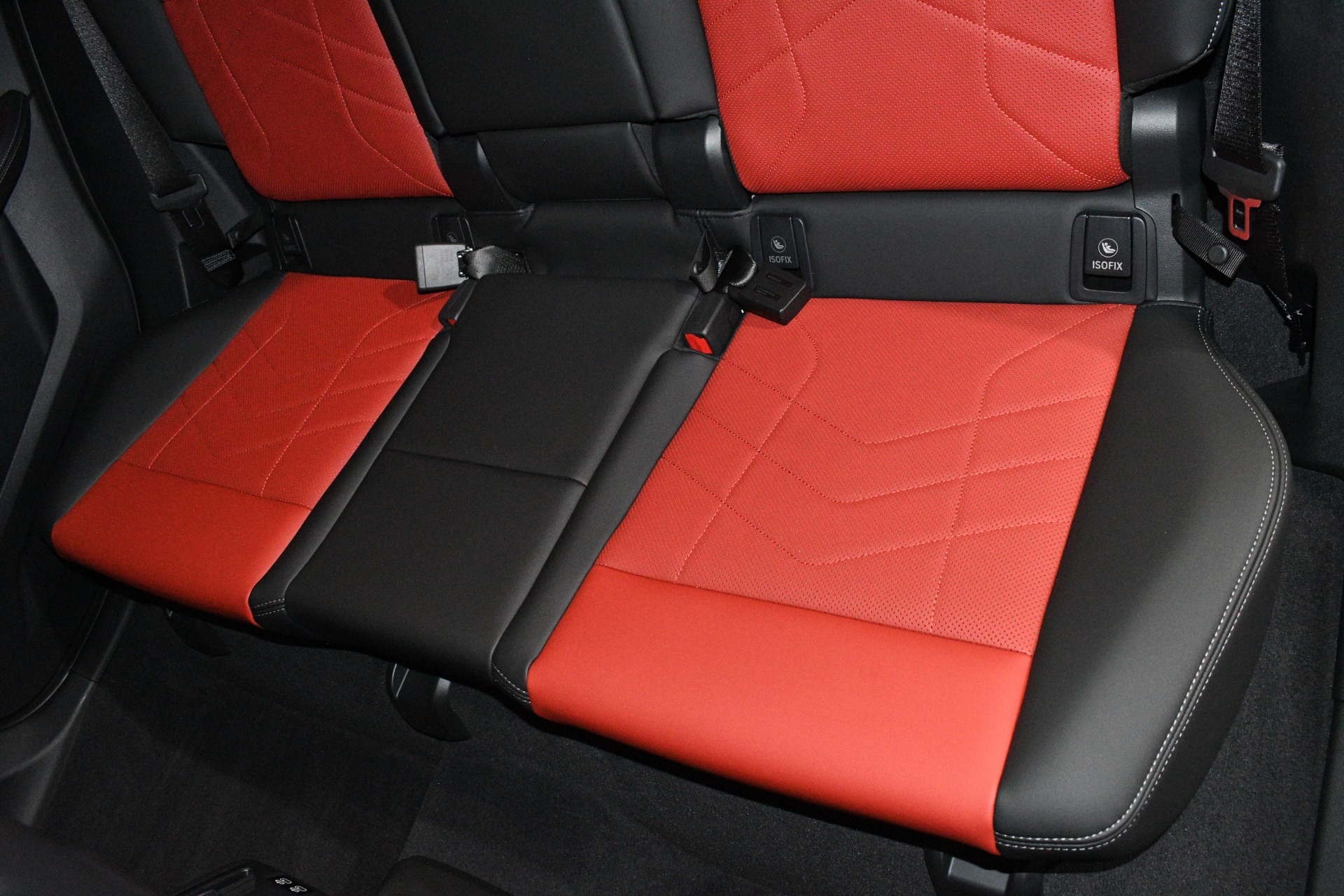 2025 BMW X2 35i - Photo 19