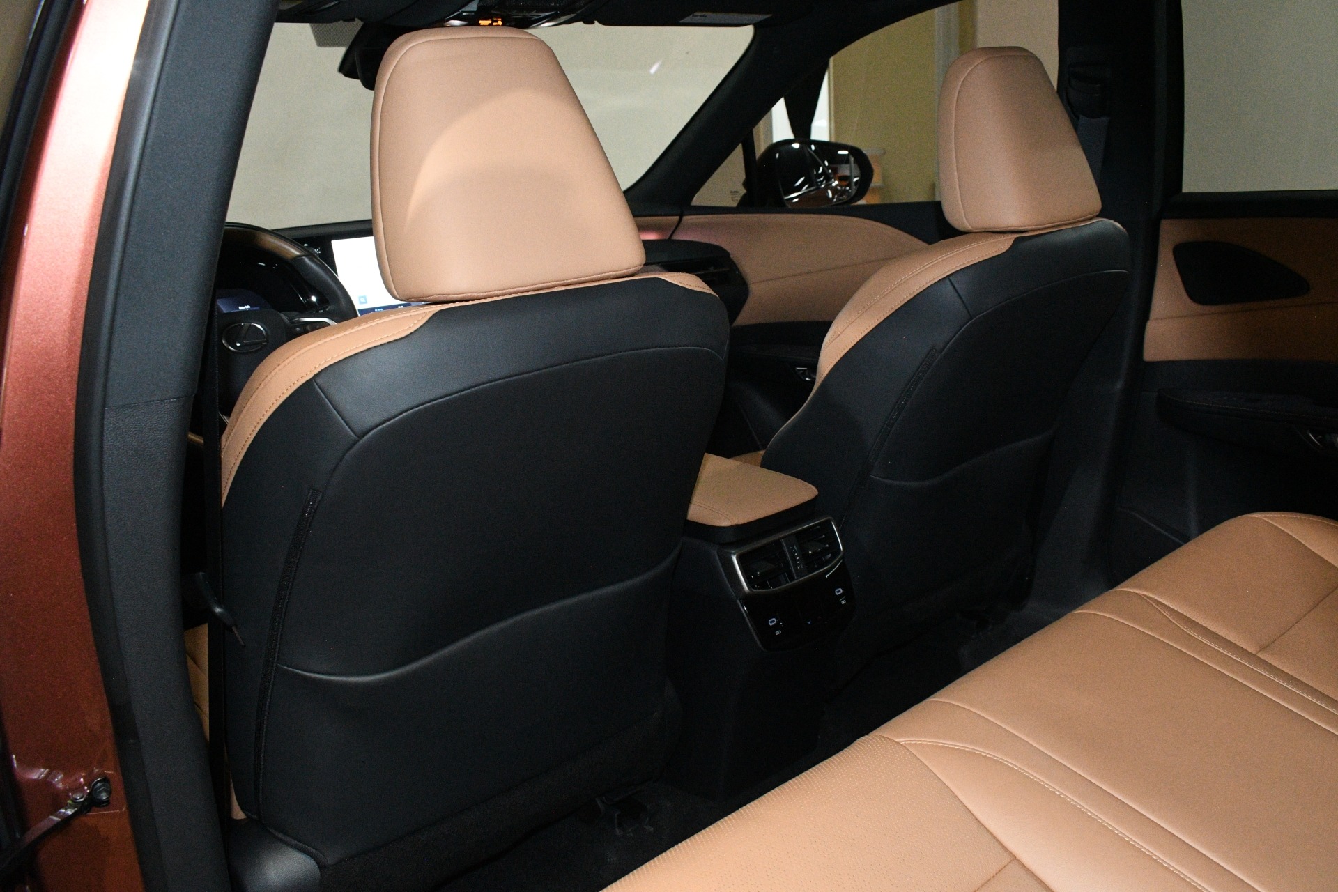 2025 Lexus RX 350 - Photo 15