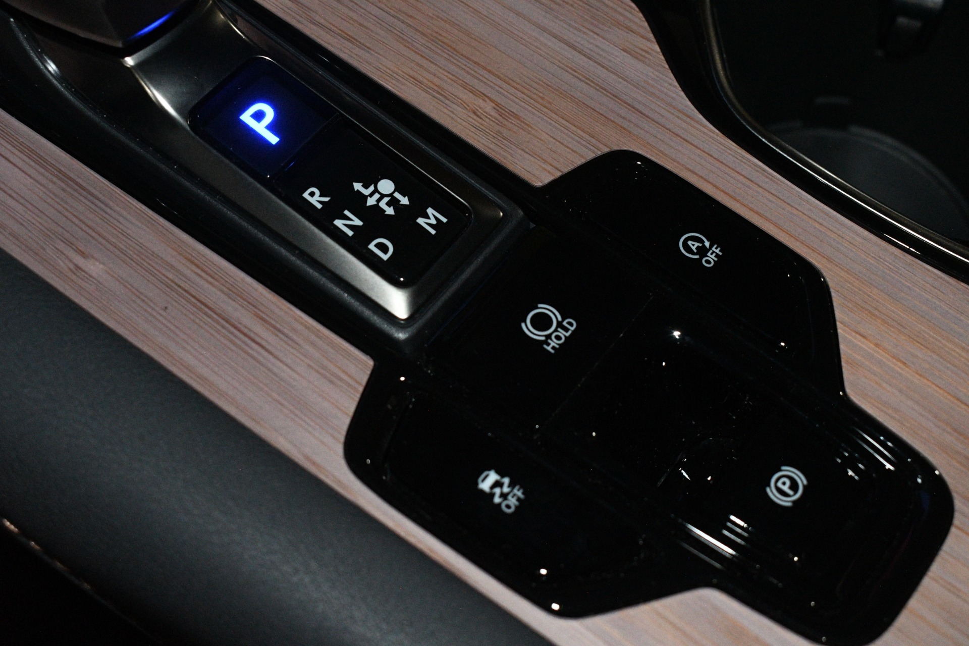 2025 Lexus RX 350 - Photo 38