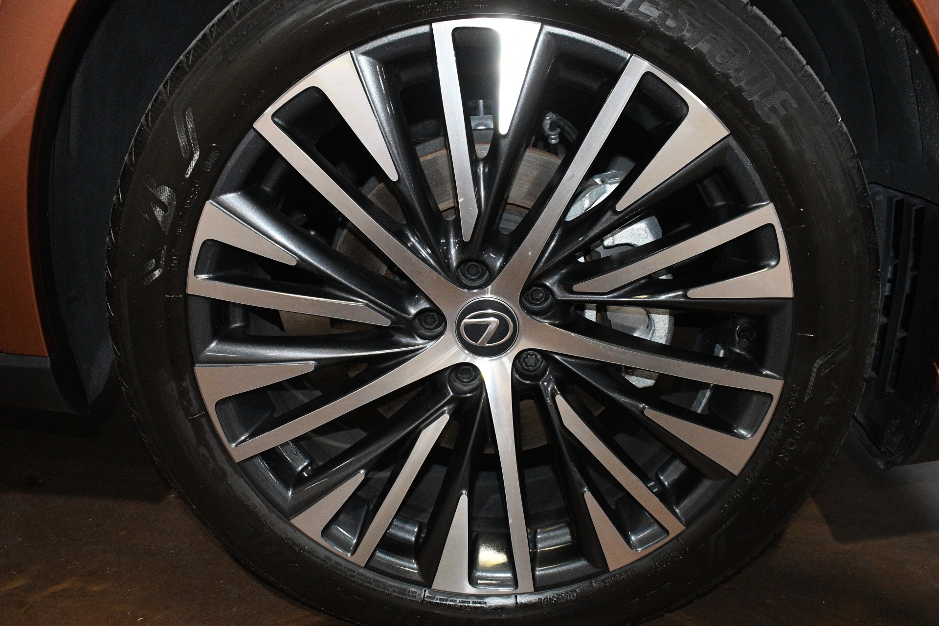 2025 Lexus RX 350 - Photo 66
