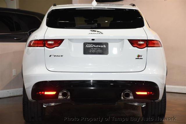 2019 Jaguar F-PACE S photo 2