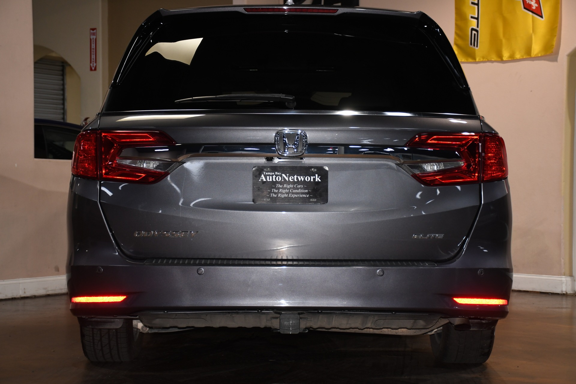 2019 Honda Odyssey Elite photo 2