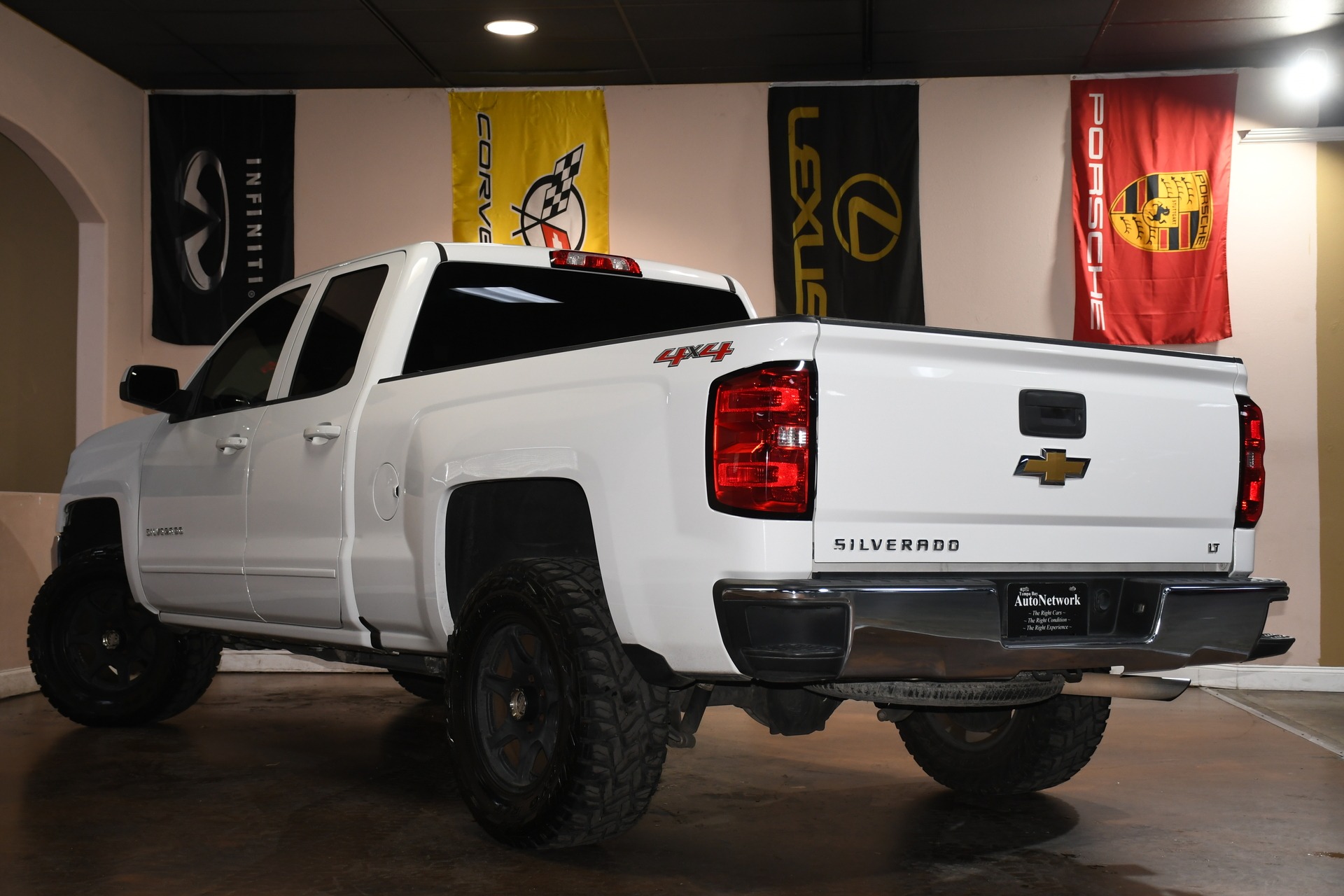 2016 Chevrolet Silverado 1500 LT photo 4