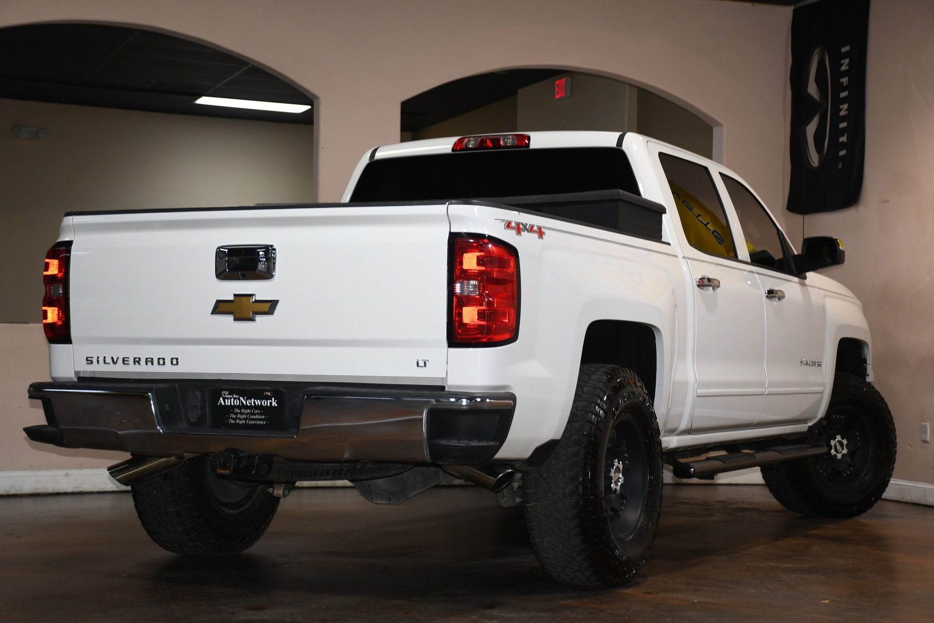 2015 Chevrolet Silverado 1500 LT photo 3