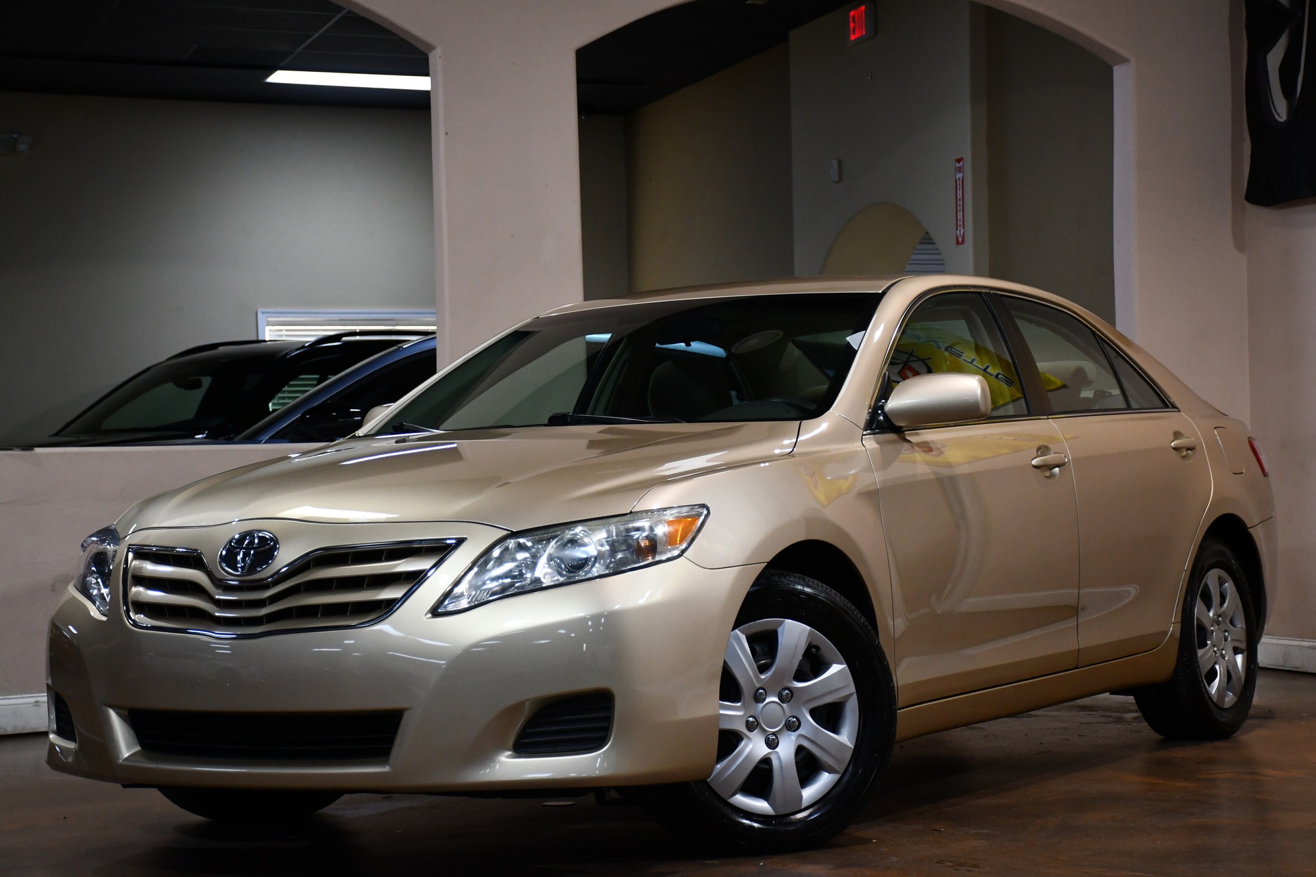 2010 Toyota Camry LE photo 4