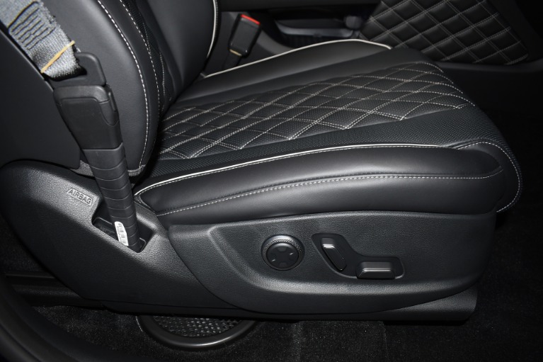 Used 2023 Genesis GV80 3.5T Prestige for sale Sold at Tampa Bay AutoNetwork in Tampa FL 33605 14