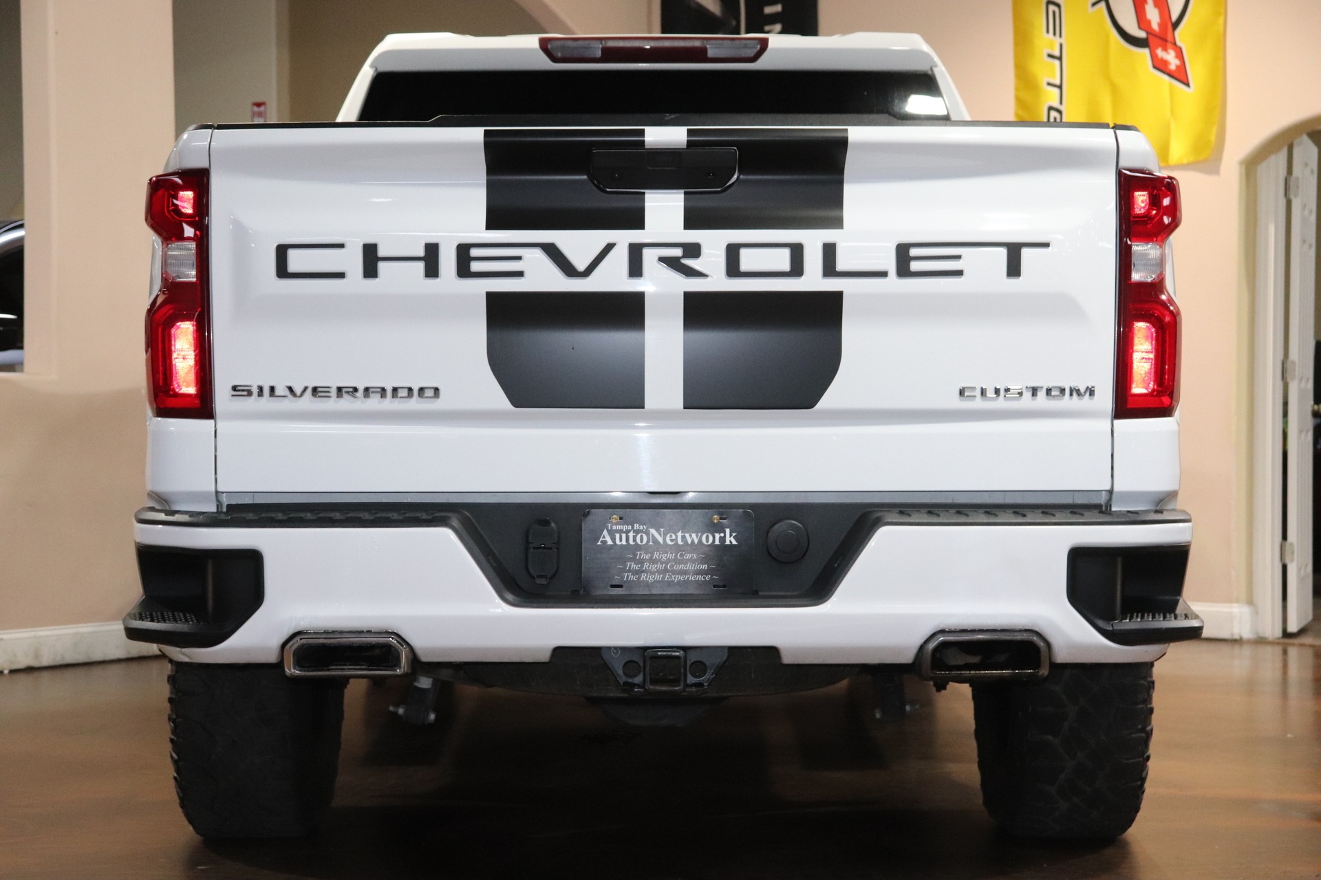 2019 Chevrolet Silverado 1500 Custom photo 2