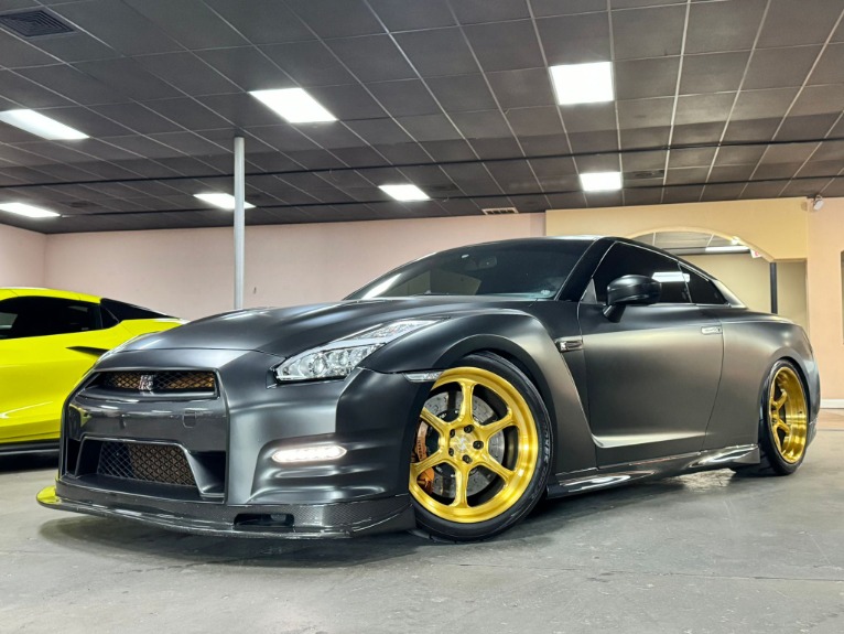 Used-2014-Nissan-GT-R-Premium-