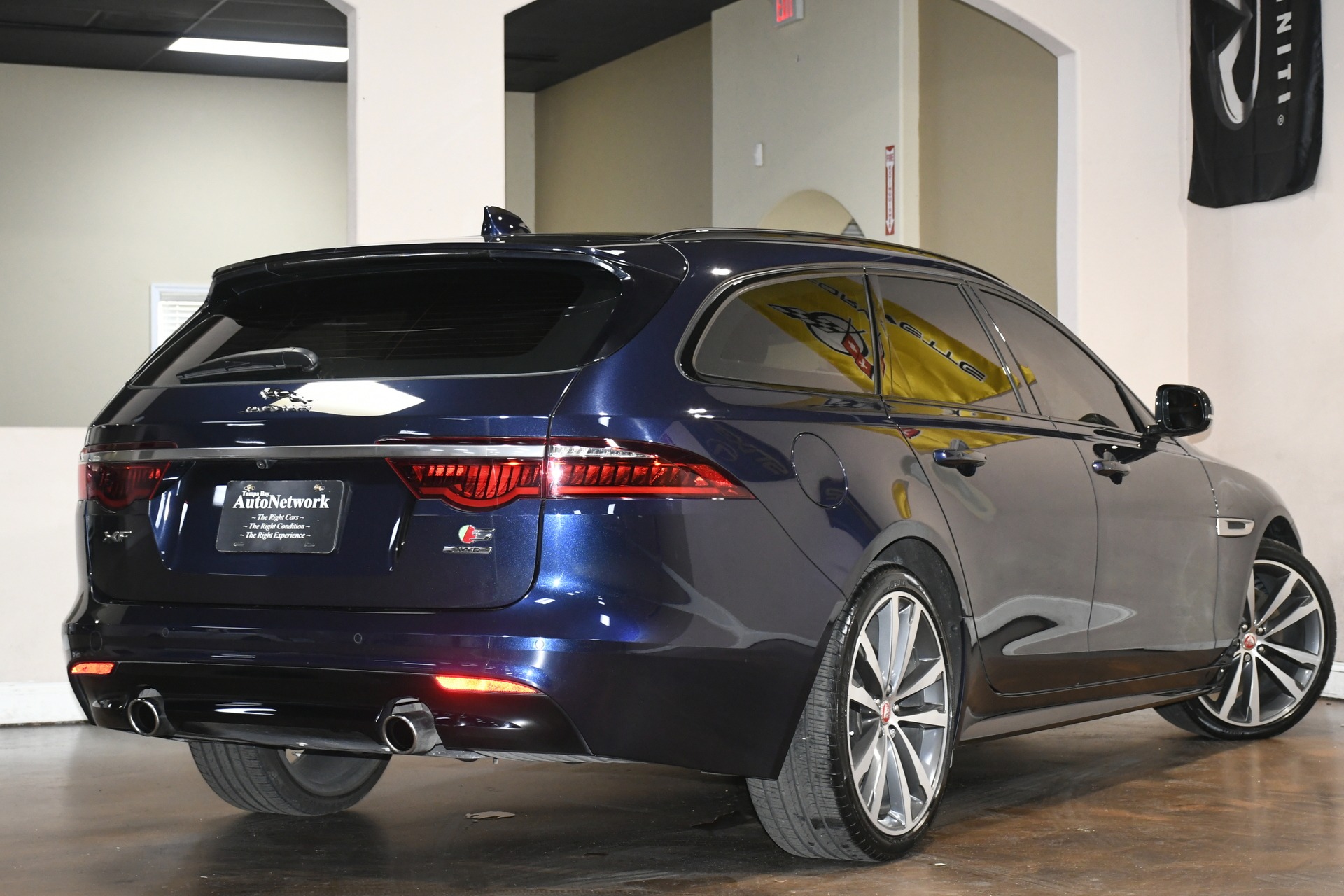 2018 Jaguar XF Sportbrake S photo 4
