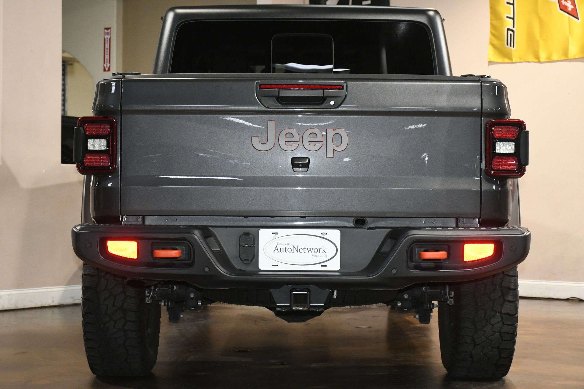 2021 Jeep Gladiator Mojave photo 2