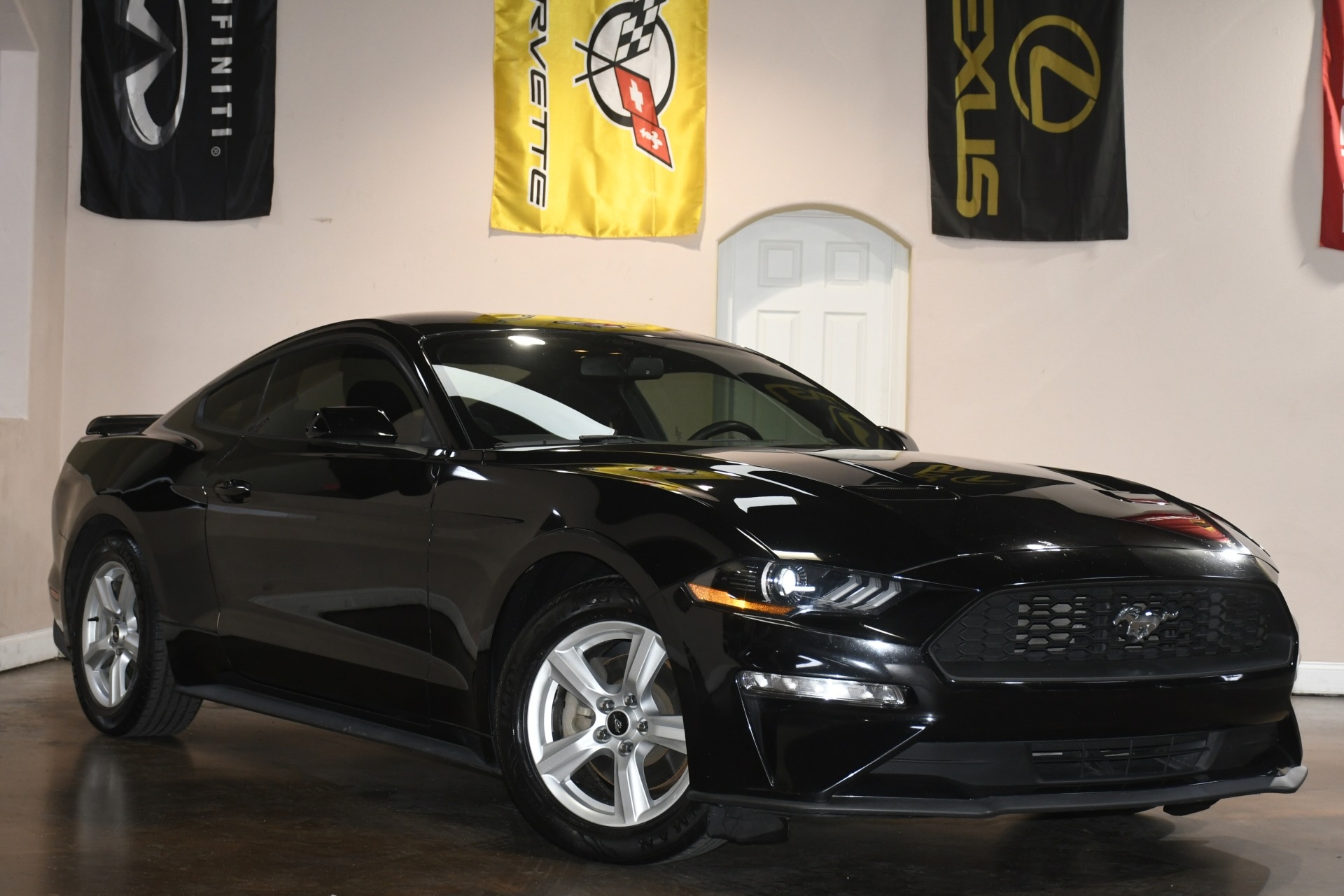 2019 Ford Mustang EcoBoost photo 3