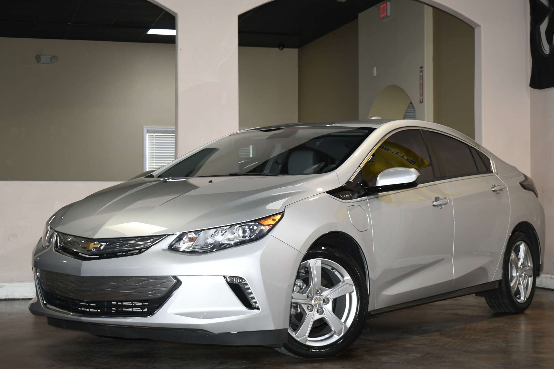 2017 Chevrolet Volt LT photo 4