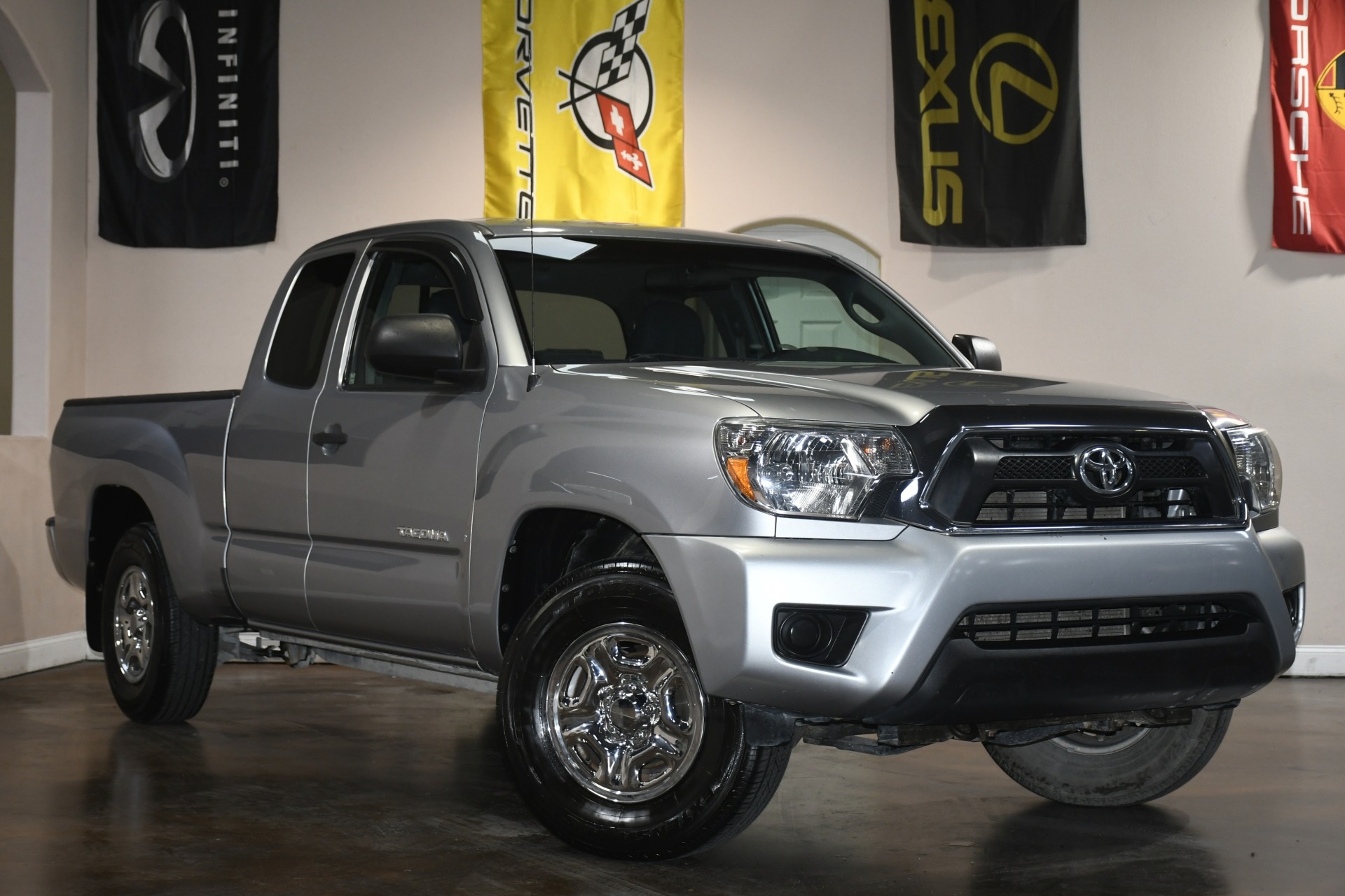 2015 Toyota Tacoma SR5 photo 2
