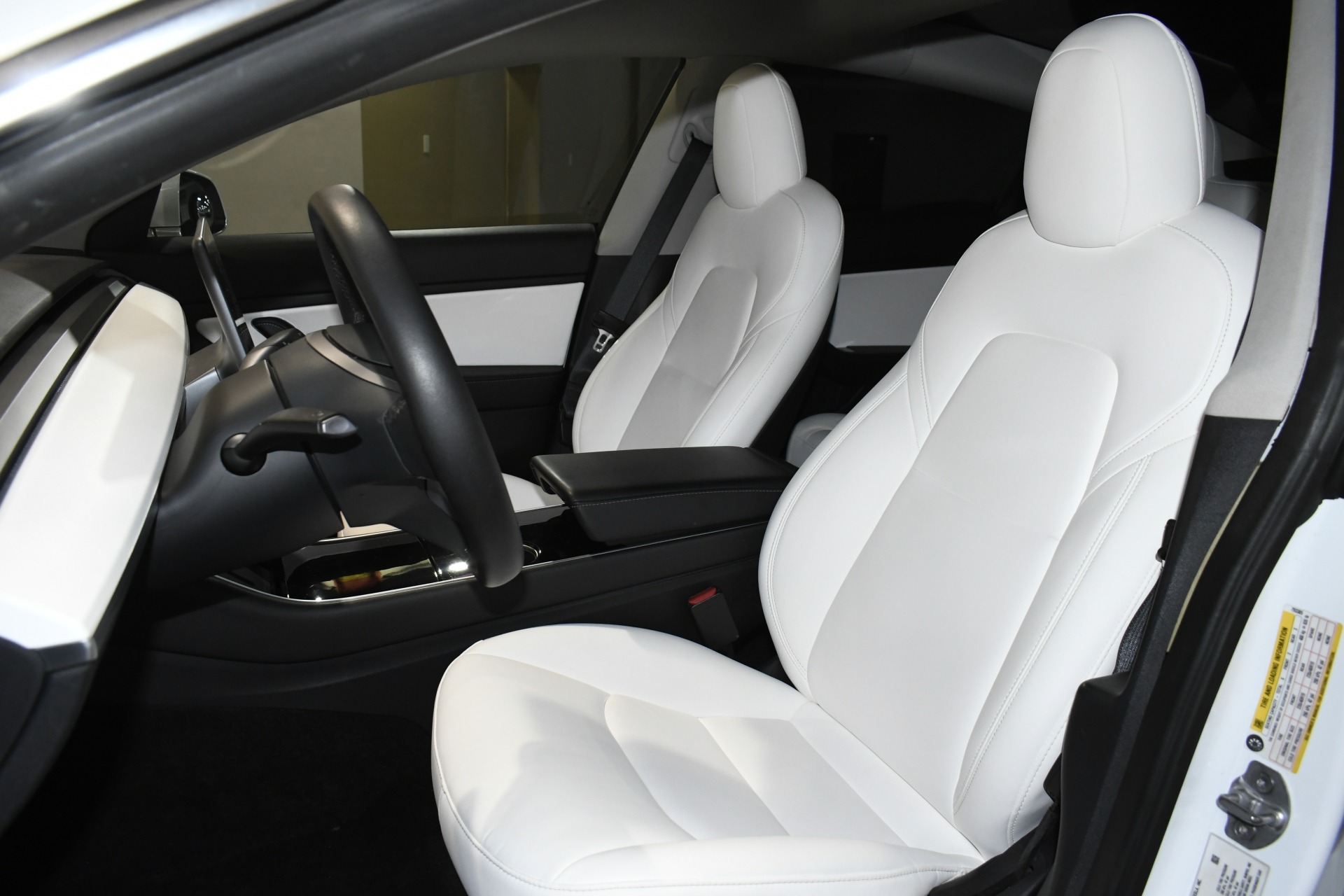 2020 Tesla Model 3 Standard Range Plus photo 4