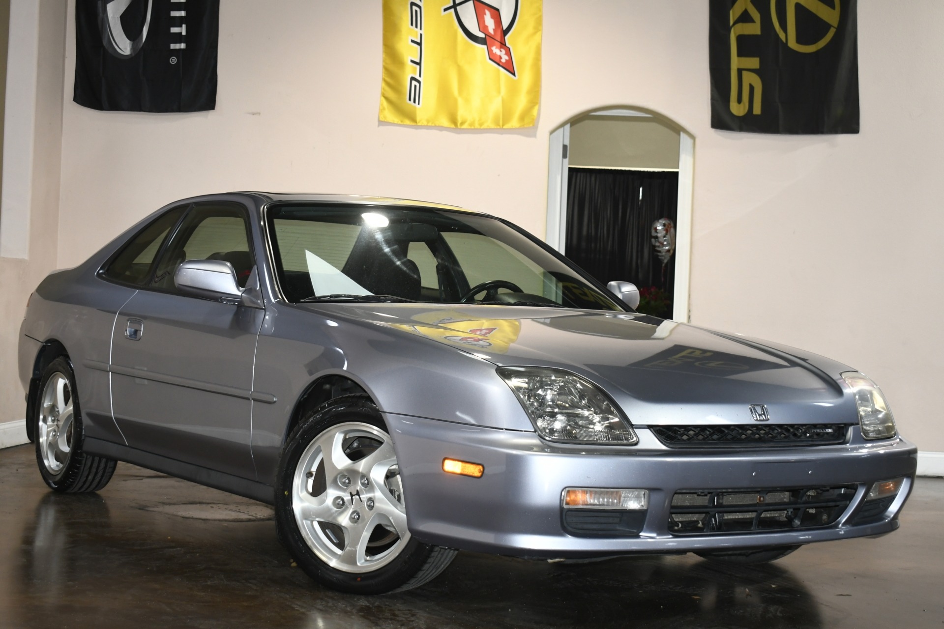 2000 Honda Prelude photo 2