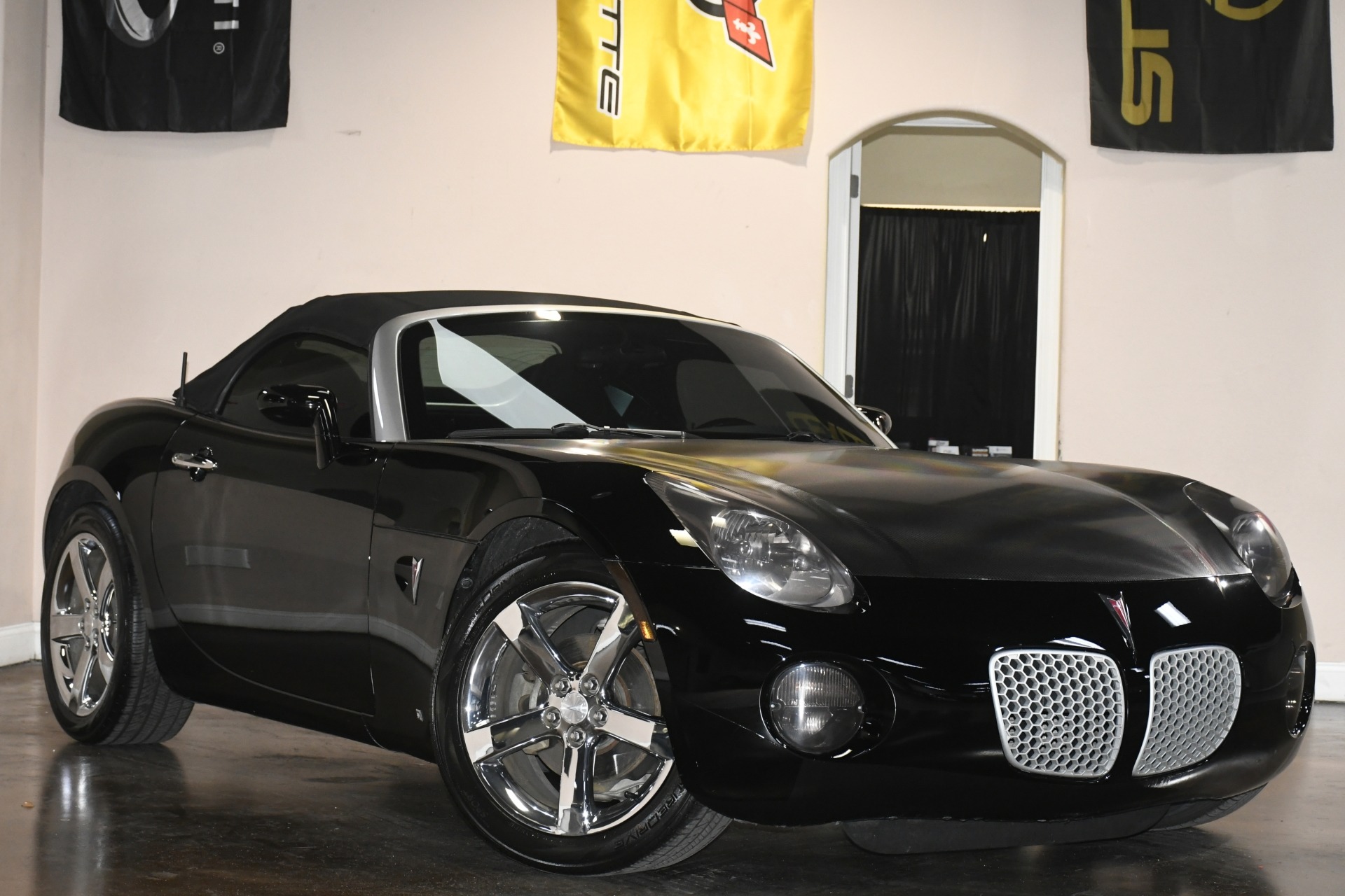 2007 Pontiac Solstice photo 3