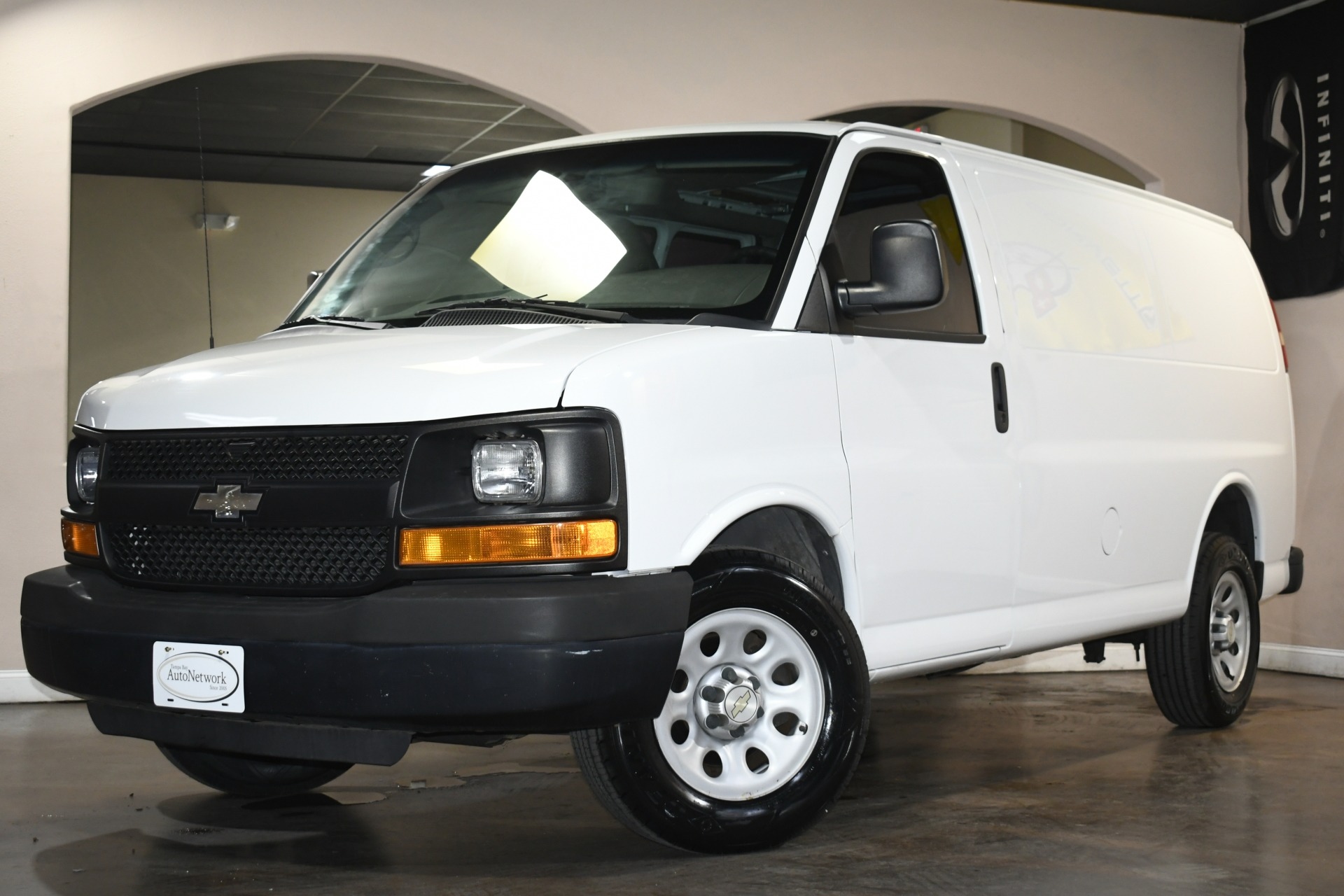 2014 Chevrolet Express 1500 Cargo Van photo 3