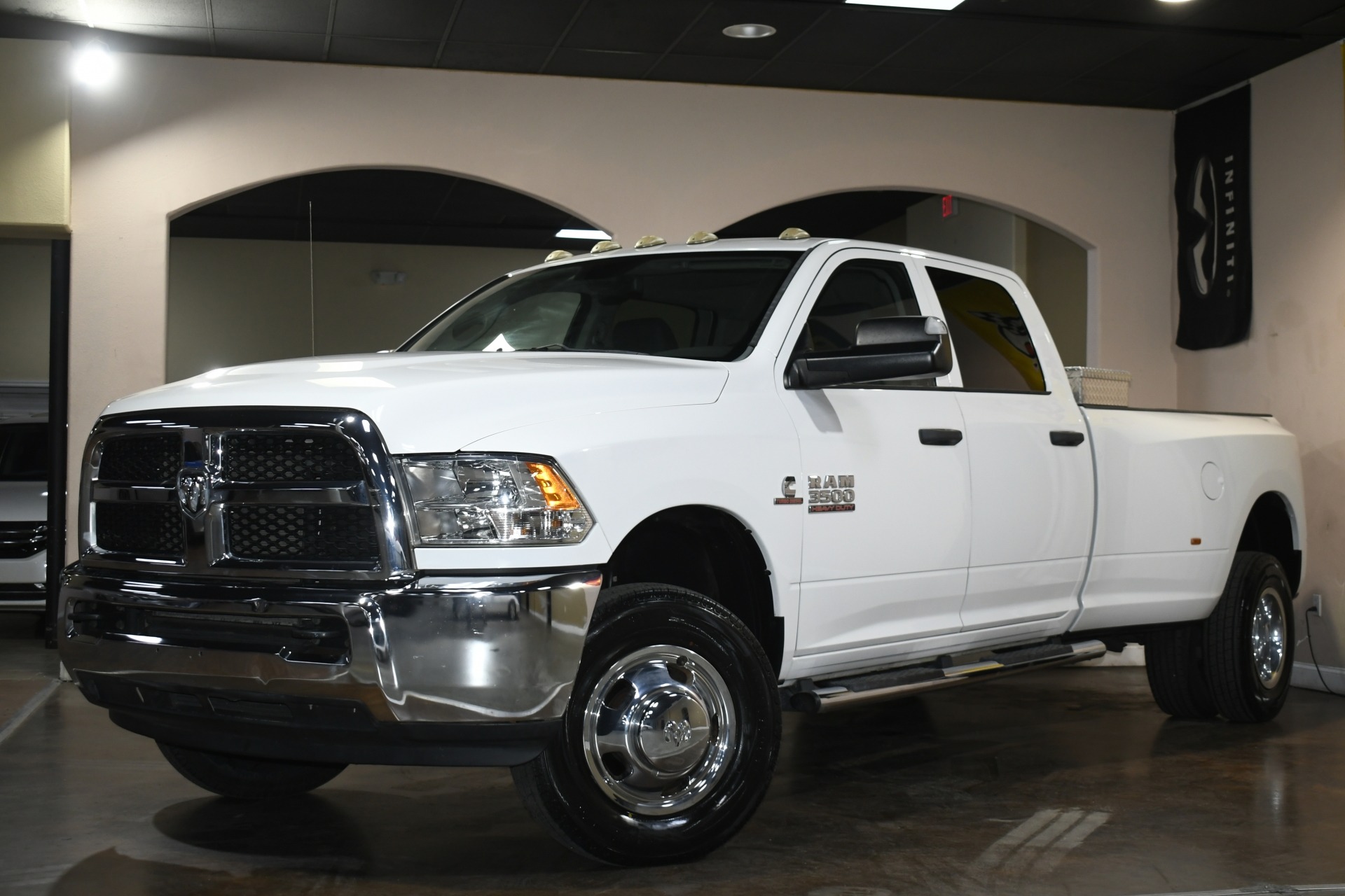 2016 Ram 3500 Tradesman photo 3