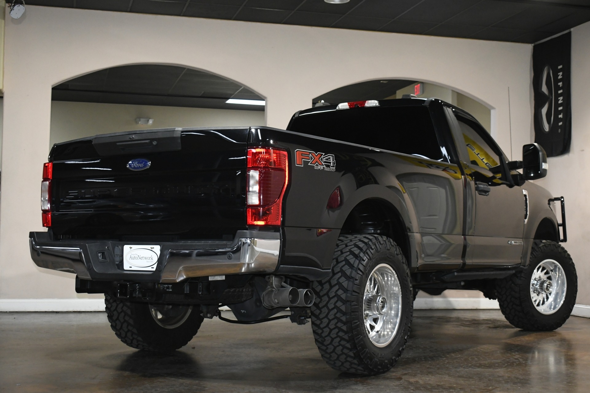 2020 Ford F-350 XLT photo 4